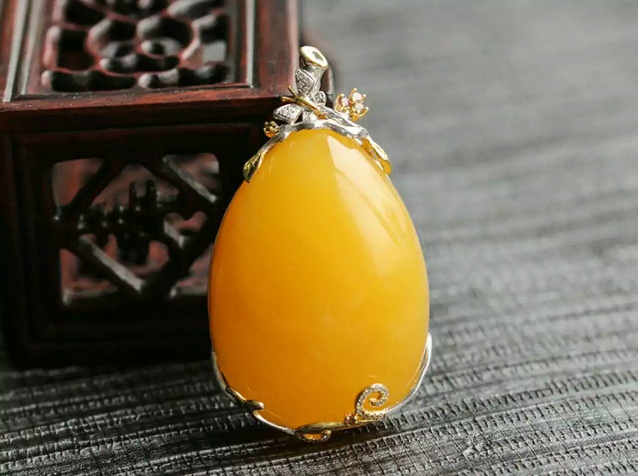 鸡油黄吊坠已结缘