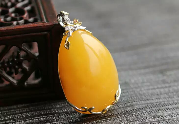 鸡油黄吊坠已结缘